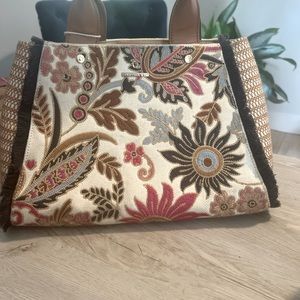 Used Spartina Barbee Floral Layla Fringe  linen bag